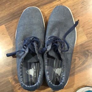 Aloha Island size 9 shoes